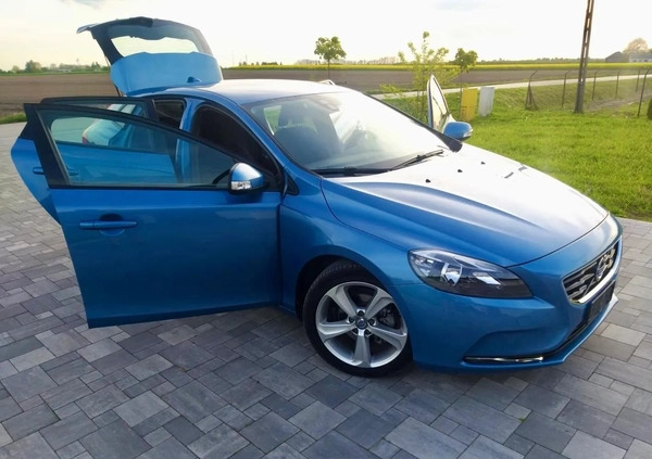 Volvo V40 cena 38900 przebieg: 171000, rok produkcji 2015 z Strzelce Opolskie małe 781